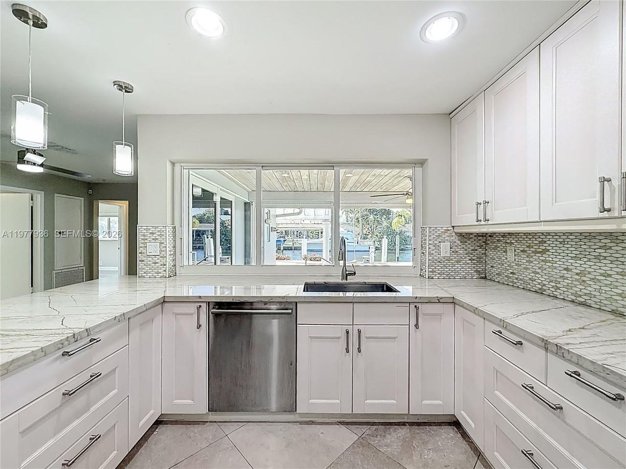 2770 Ne 8th Ct - Photo 7 of 30