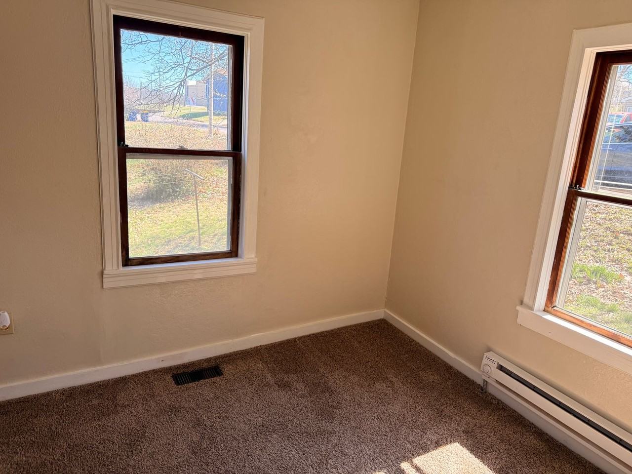 Vondera Ave - Photo 2 of 9