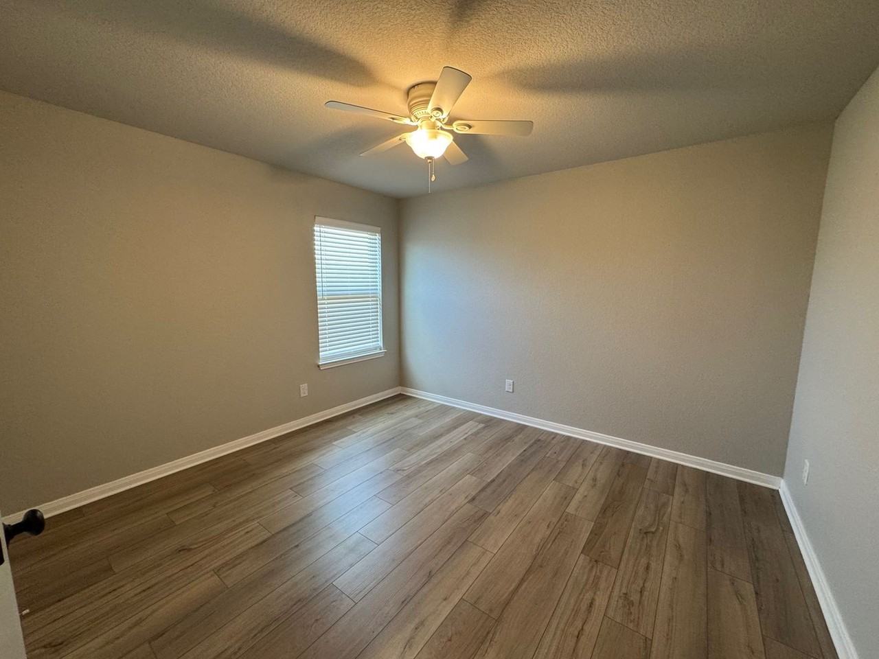 399 Hadley St - Photo 7 of 16