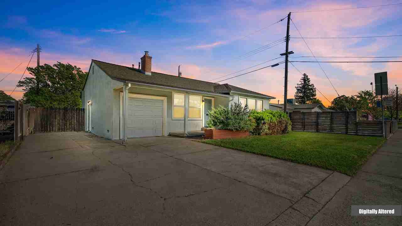 3325 65th St - Photo 3 of 29