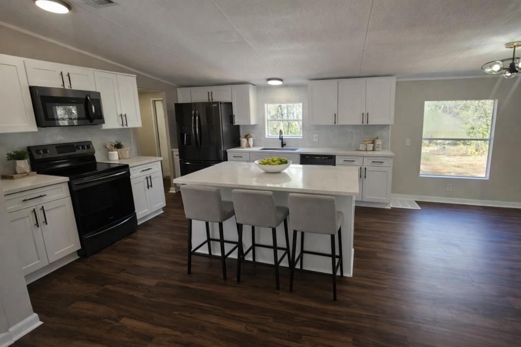 2620 Indigo Ave - Photo 5 of 21