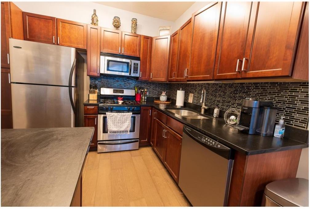 909 W Washington 706 - Photo 2 of 15