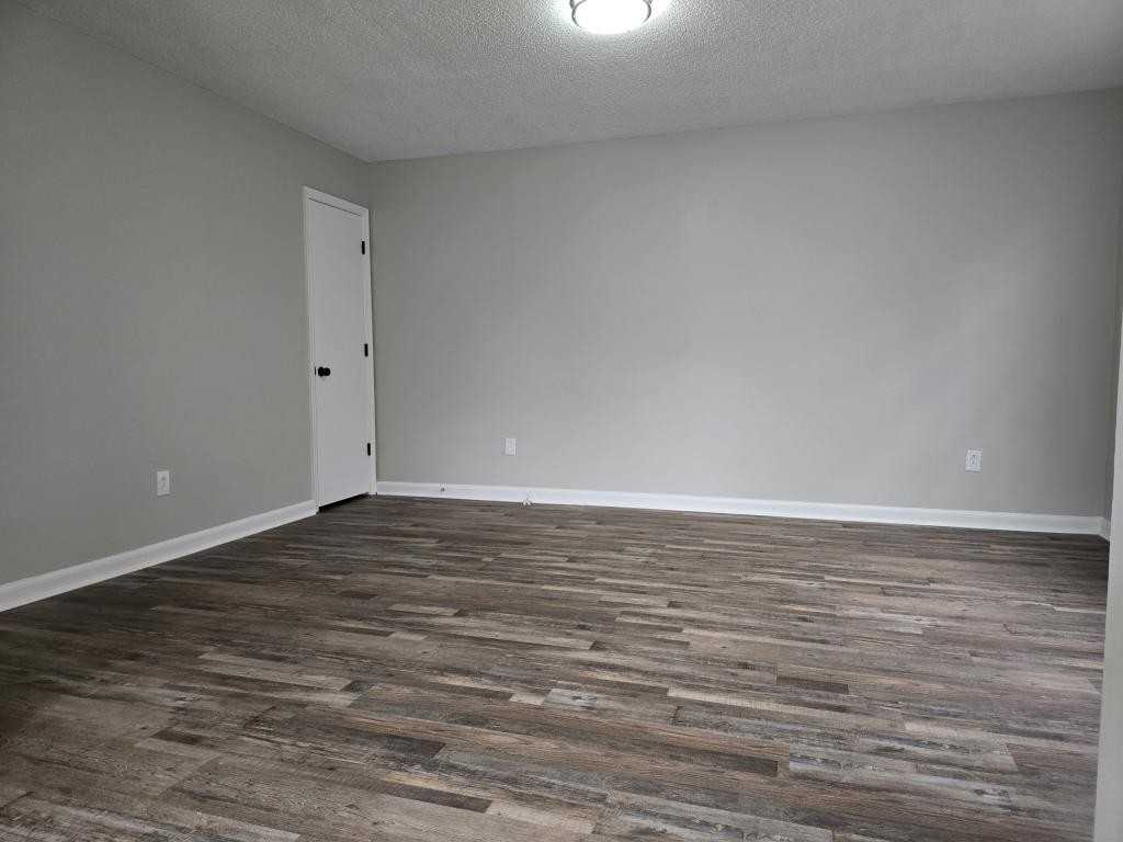 301 N Broad St - Photo 4 of 18