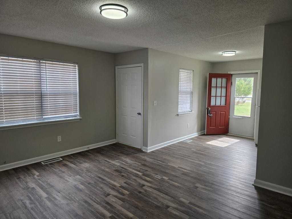 301 N Broad St - Photo 5 of 18