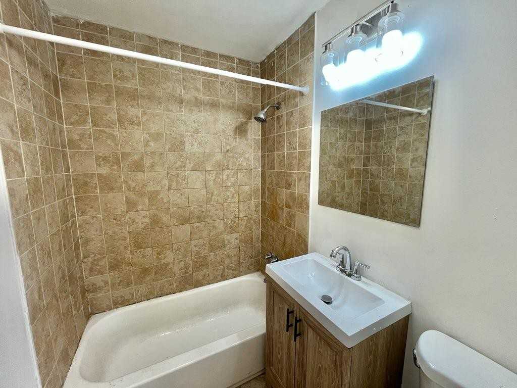 5811 Rose Ave - Photo 5 of 5