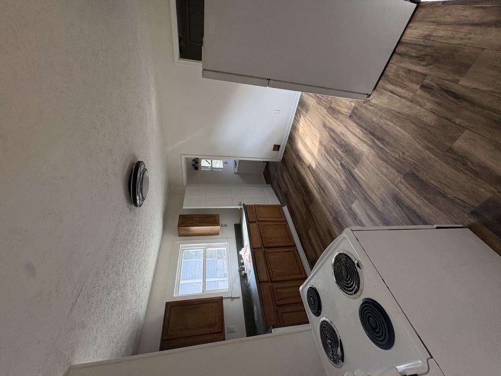 717 Sanders Ln - Photo 4 of 5