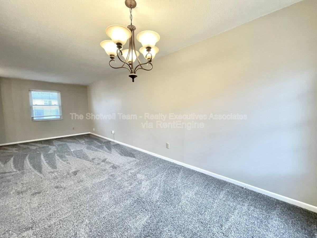 1830 Brookmill Rd - Photo 5 of 10