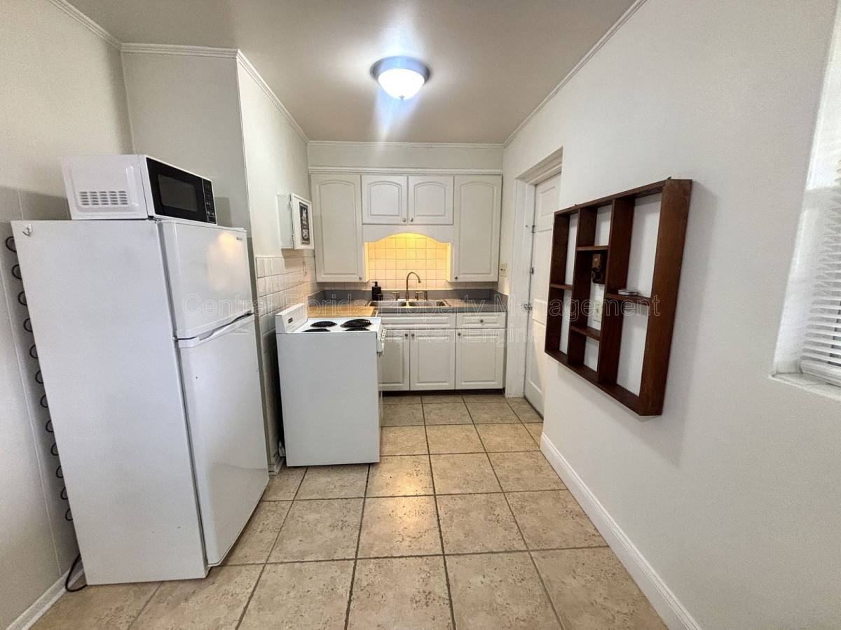 1212 Jamajo Blvd #C - Photo 4 of 7