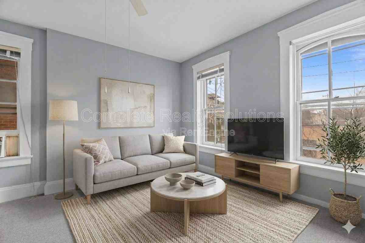 1210 Lynch St #1210A - Photo 2 of 10