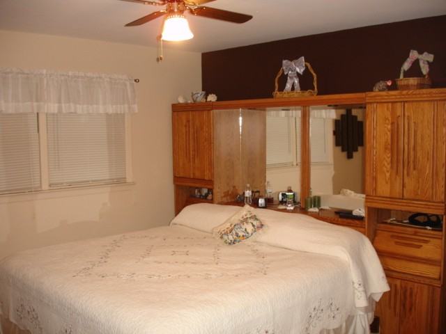 219 7th St - Photo 3 of 8