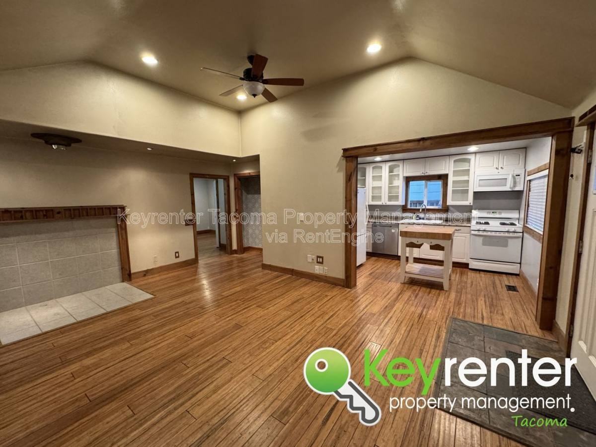 356 7th St Se - Photo 3 of 7