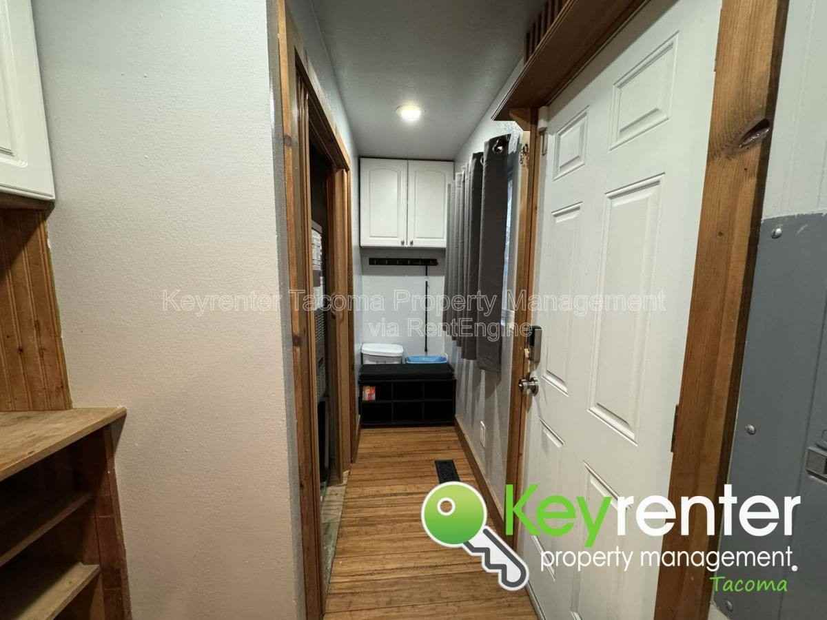 356 7th St Se - Photo 5 of 7