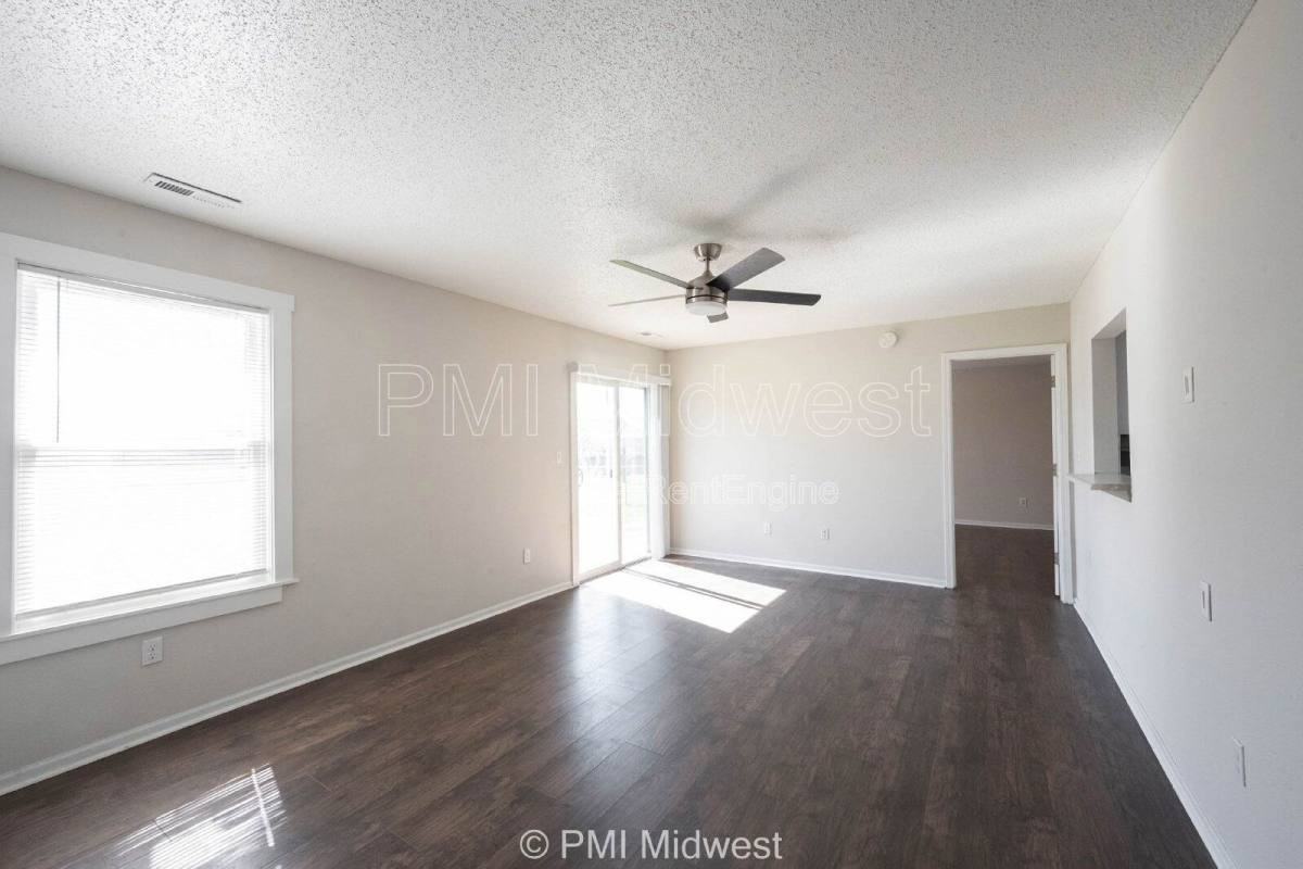 1817 Austin Rd - Photo 3 of 8