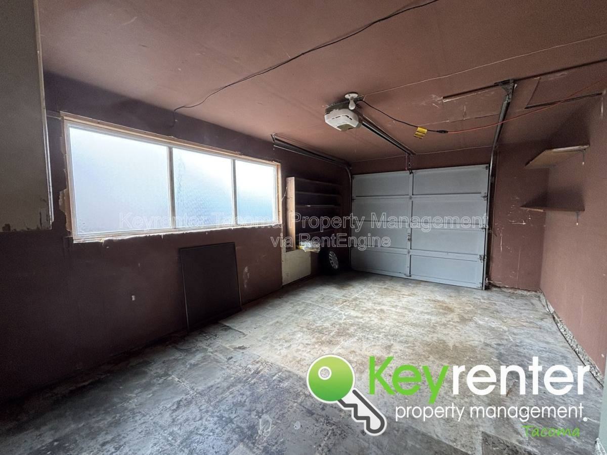 5124 N 48th St - Photo 7 of 9