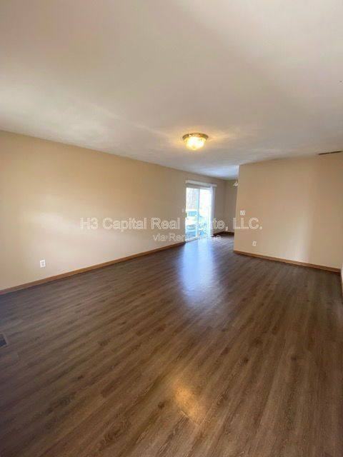 536 N Monroe St #2 - Photo 2 of 10