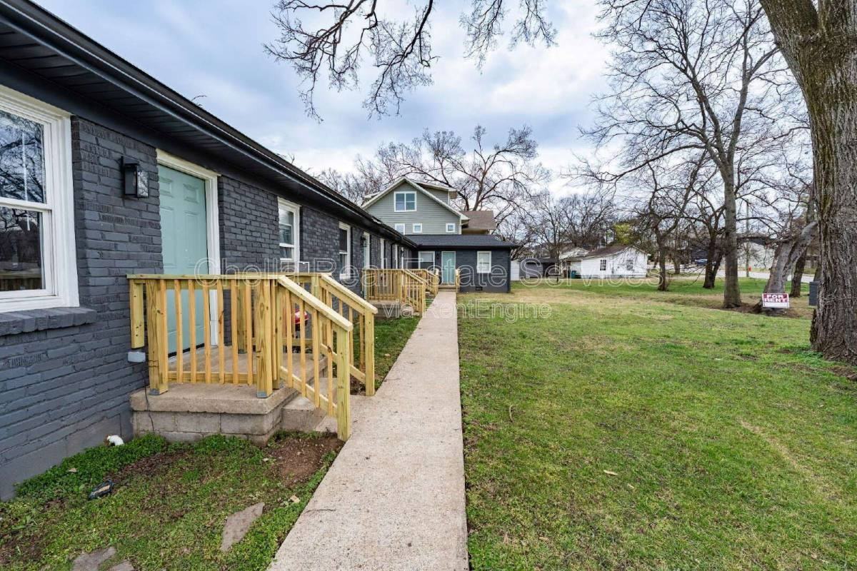 922 Morrow Rd #2 - Photo 4 of 10