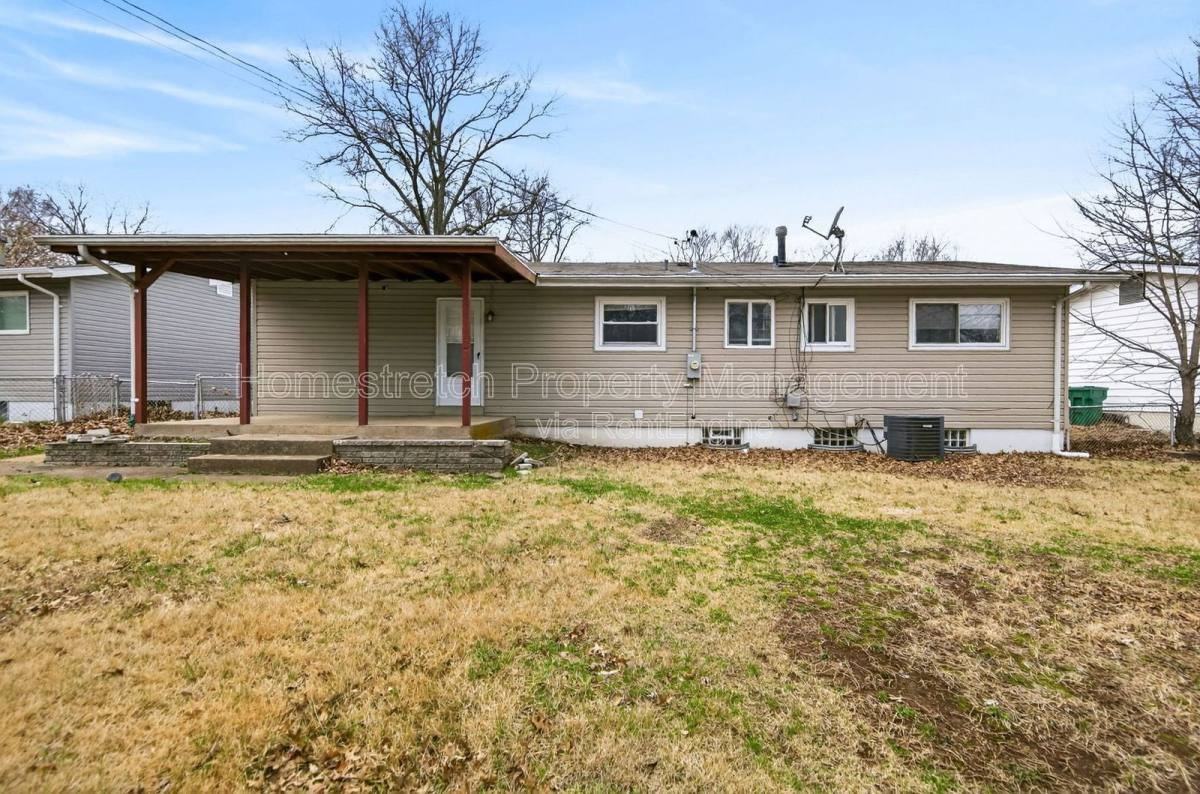 10412 Gardo Ct - Photo 3 of 8