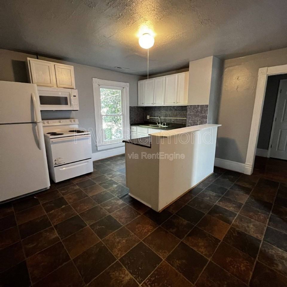 104 Lee Ave #B - Photo 5 of 10