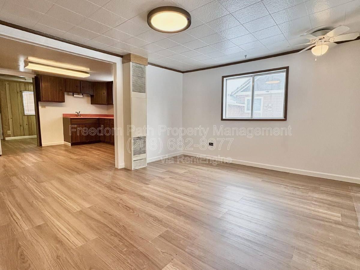 104 Main St - Photo 3 of 10