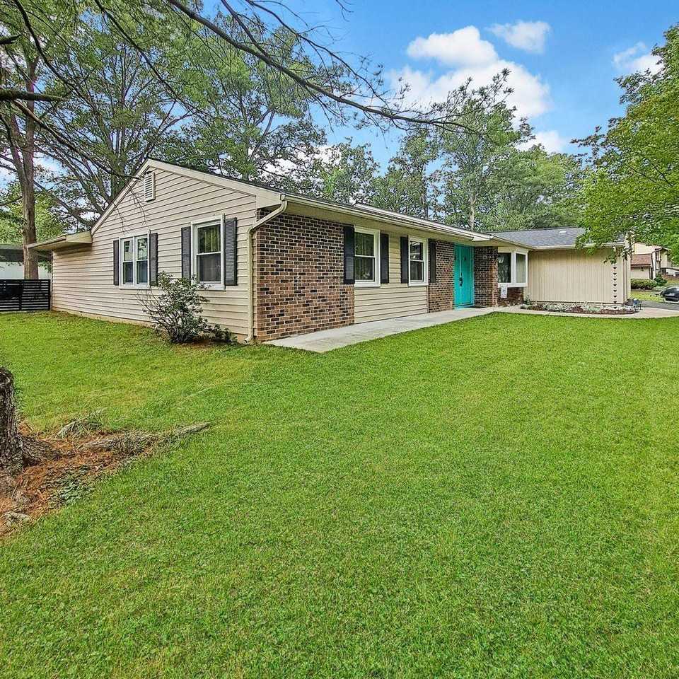 3506 Lisa Ln - Photo 3 of 10