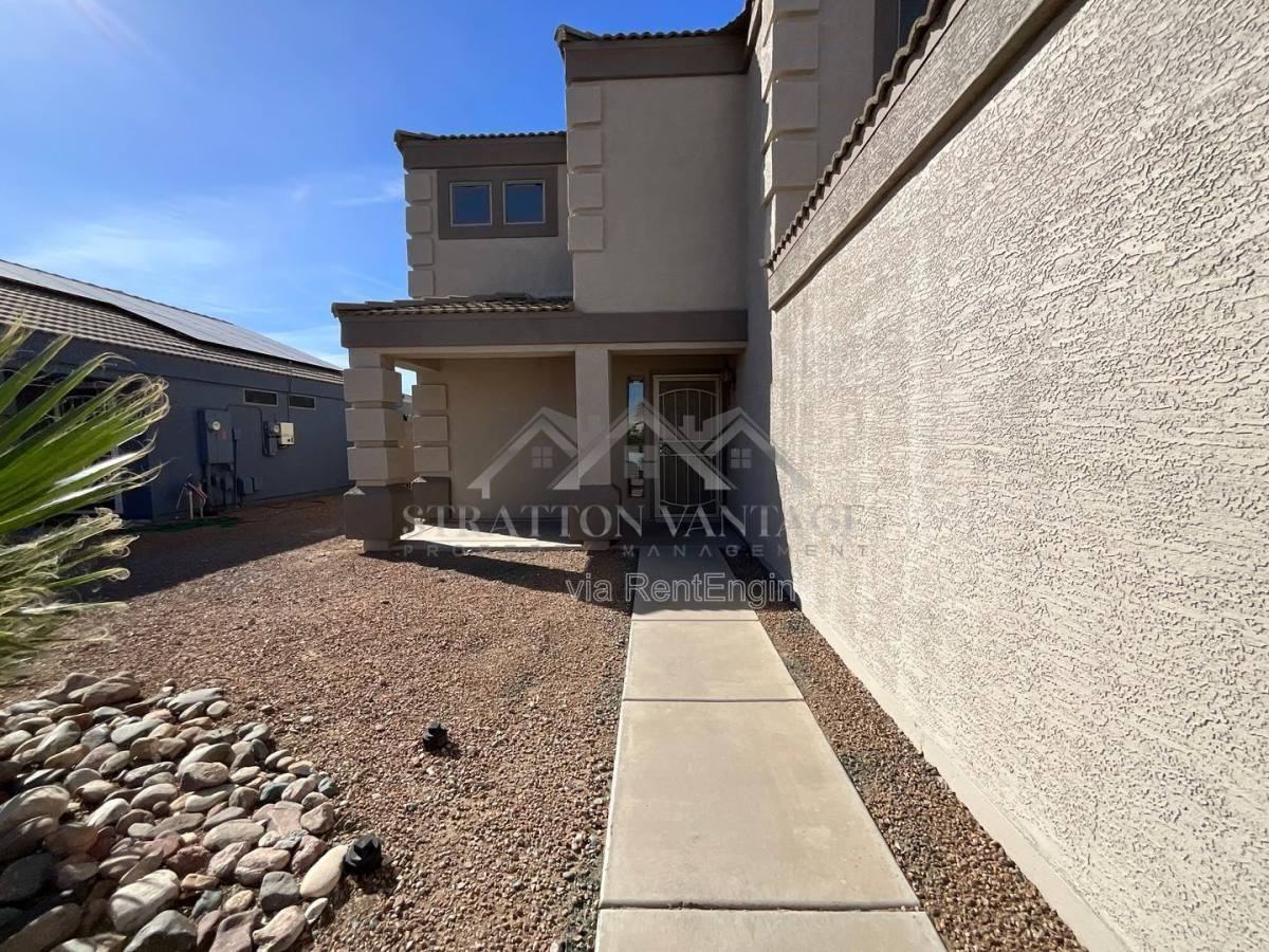 12405 W Scotts Dr - Photo 3 of 10