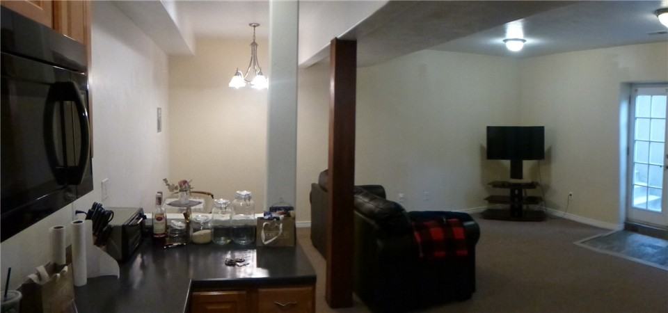 1410 Canyon Dr - Photo 4 of 22