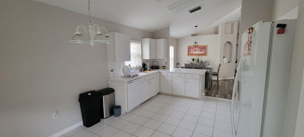 8649 Manassas Rd - Photo 6 of 23