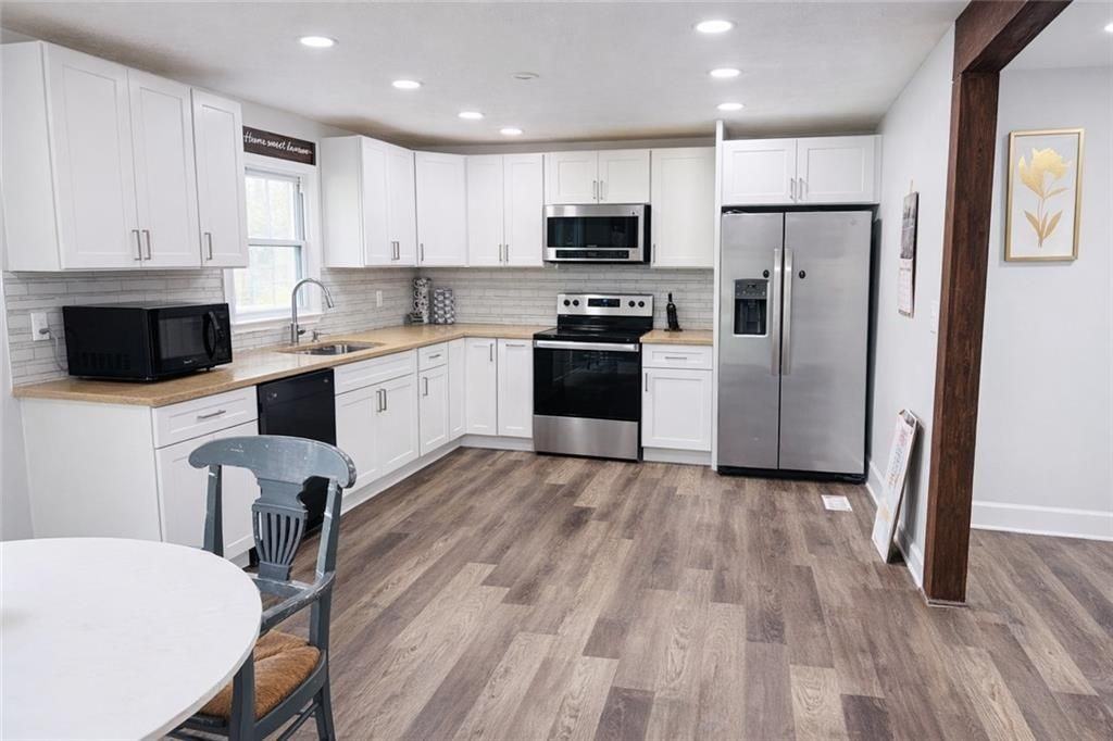 3749 Pin Oak Cir - Photo 5 of 22