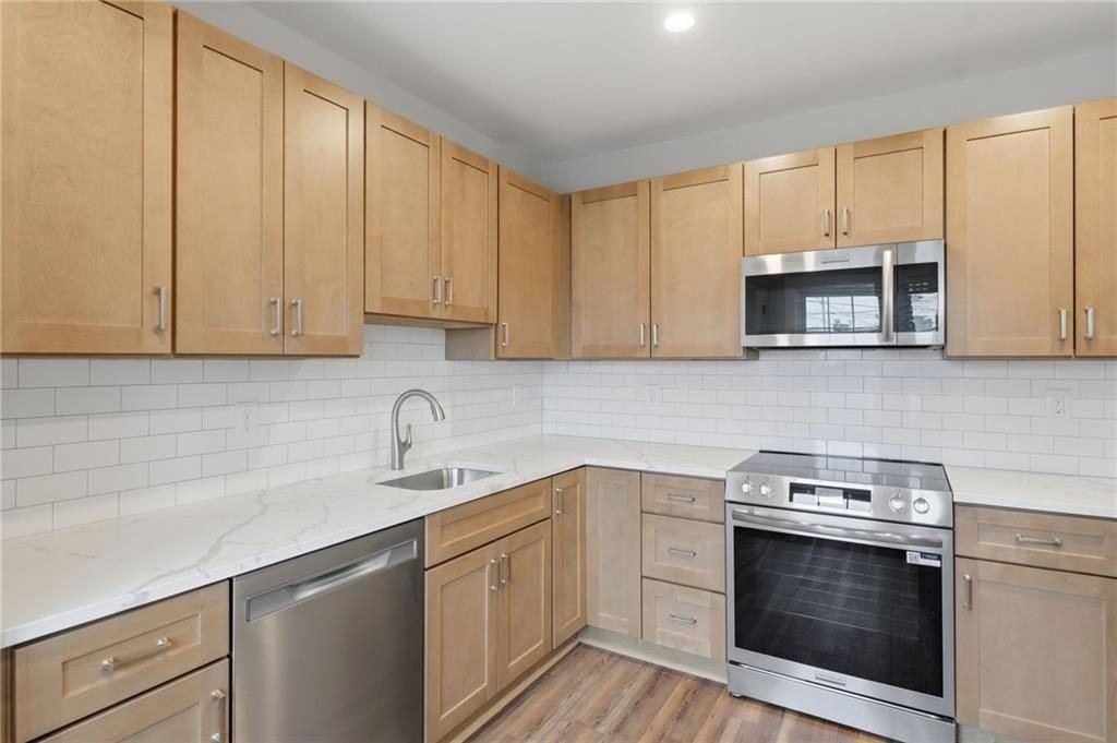 67 Fred St - Photo 6 of 24