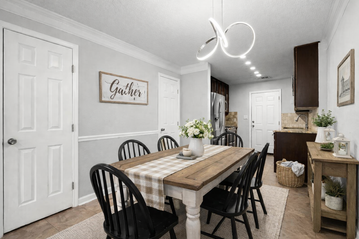 2166 Park Ter ##1-4 - Photo 5 of 8