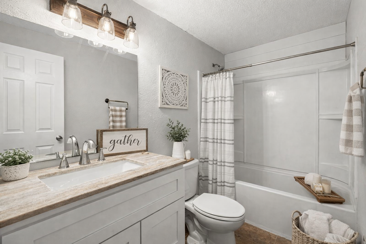 2166 Park Ter ##1-4 - Photo 6 of 8