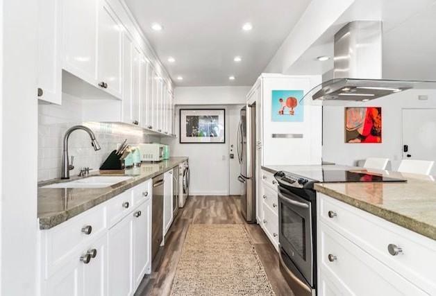 1015 N Kings Rd ##301 - Photo 6 of 23