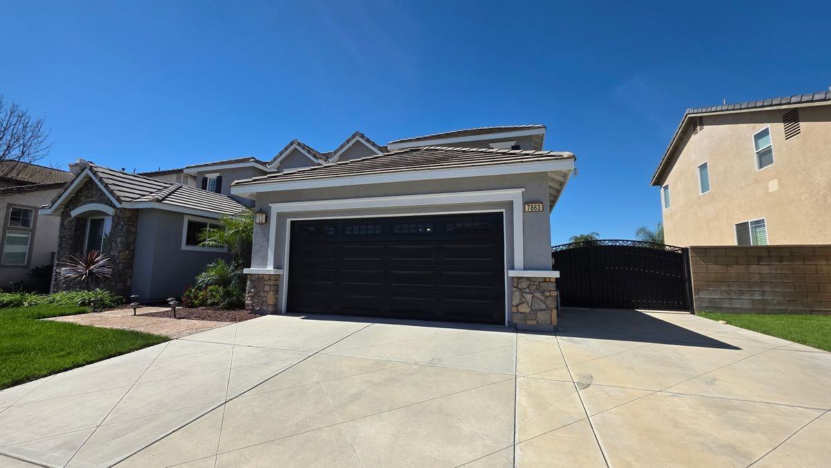 7863 Whippet St - Photo 4 of 44