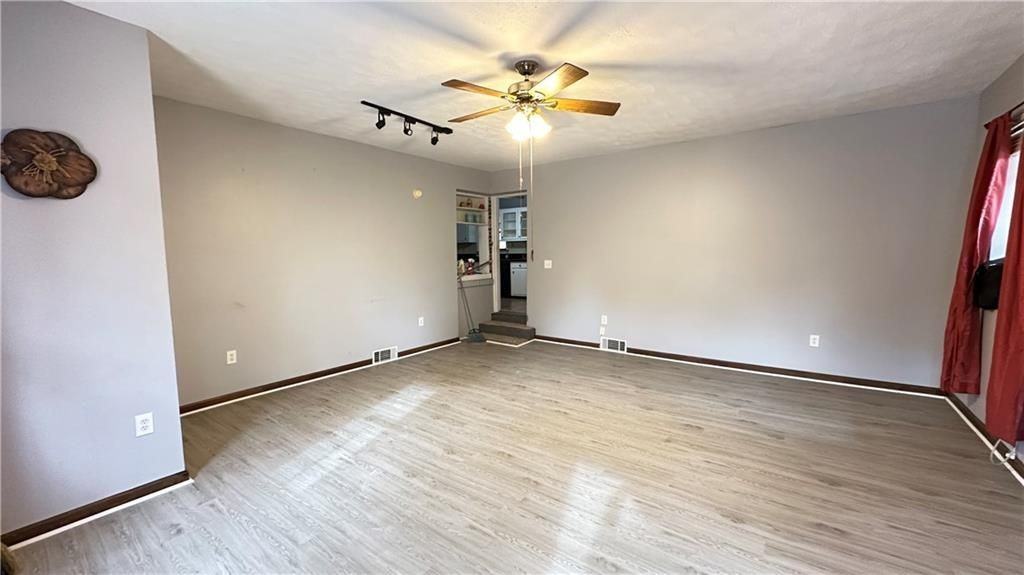 364 Navarre Dr - Photo 5 of 21