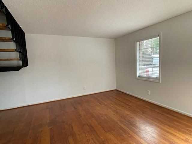 3882 Parklane Dr - Photo 2 of 8