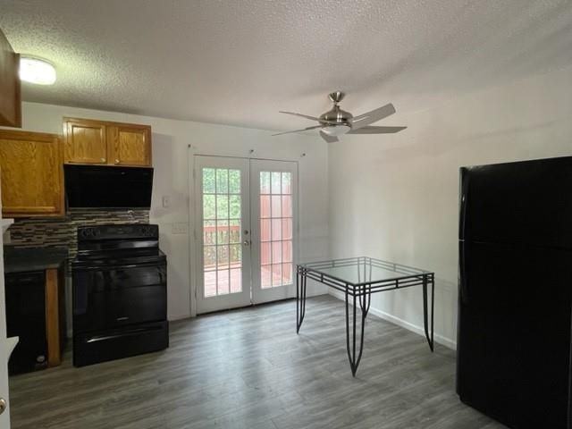 3882 Parklane Dr - Photo 3 of 8