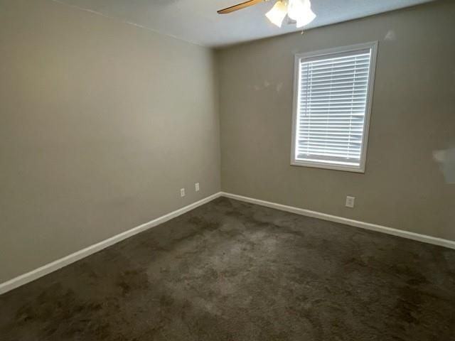 3882 Parklane Dr - Photo 6 of 8