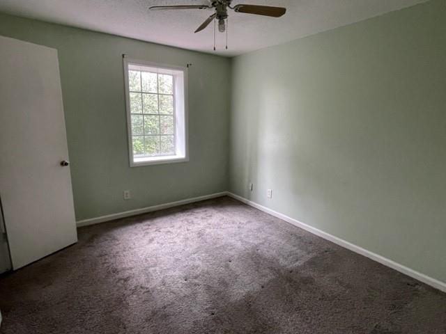 3882 Parklane Dr - Photo 7 of 8