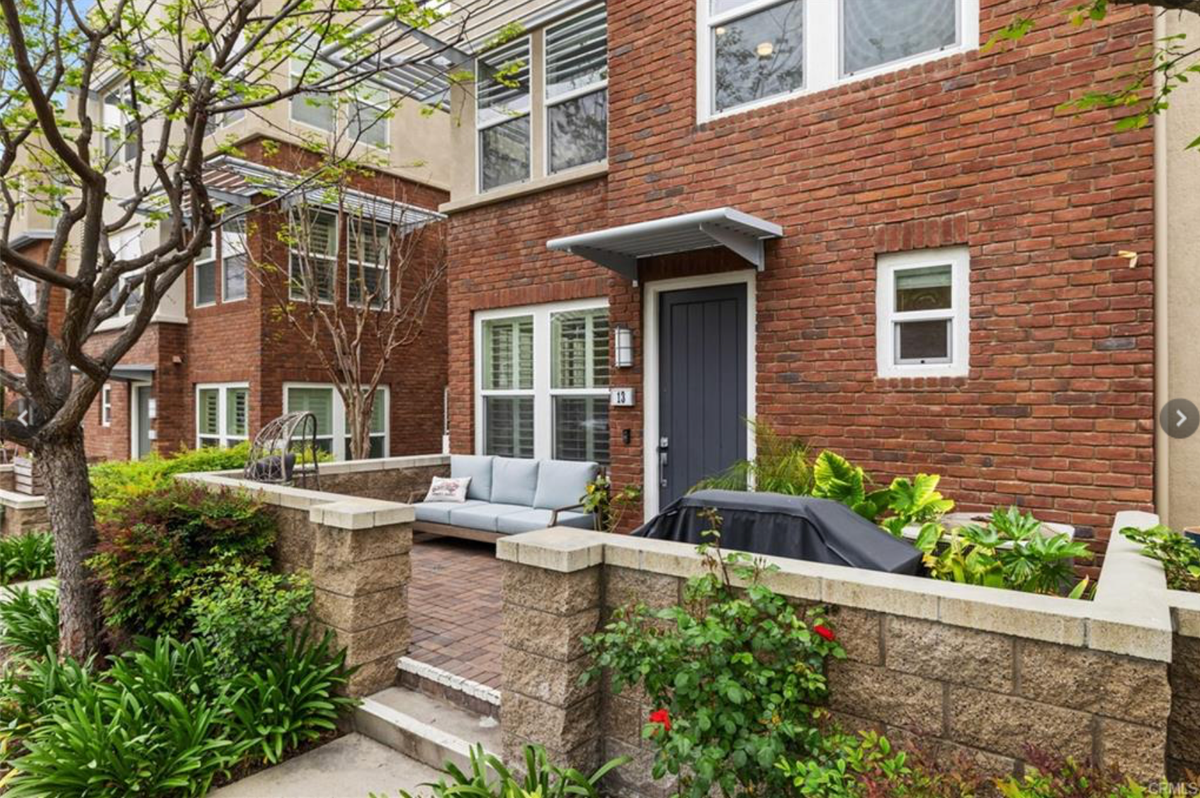 13 Brownstone Way - Photo 2 of 7