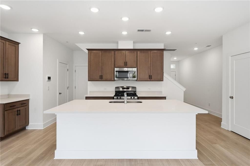 187 Red Bud Rd - Photo 5 of 35