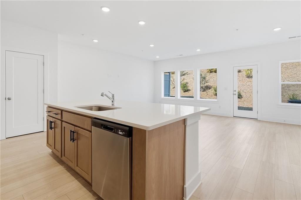 187 Red Bud Rd - Photo 7 of 35