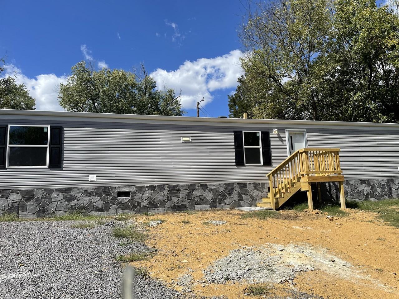 1209 Spruce Dr - Photo 5 of 19