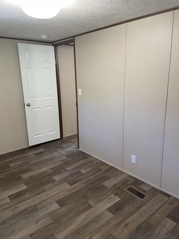 1209 Spruce Dr - Photo 6 of 19