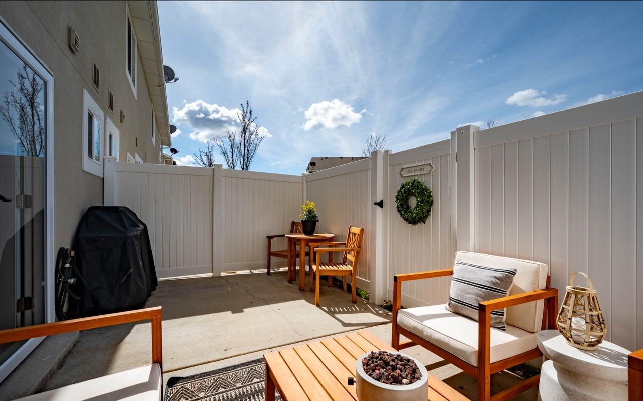 6157 Se - Photo 2 of 14