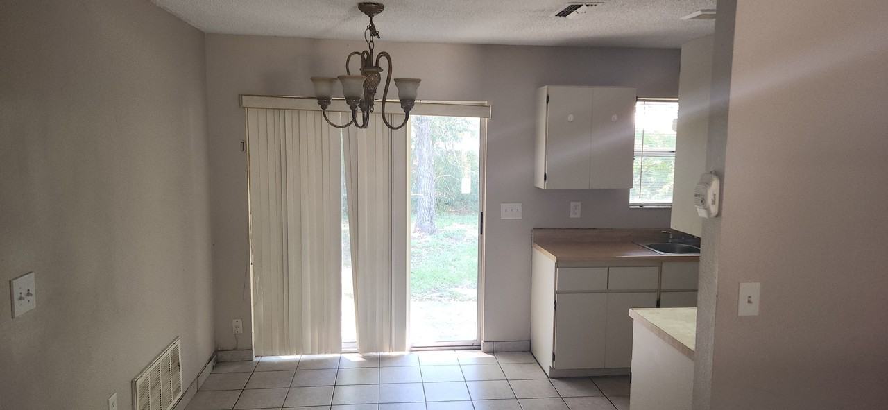 4405 Royal St - Photo 2 of 14