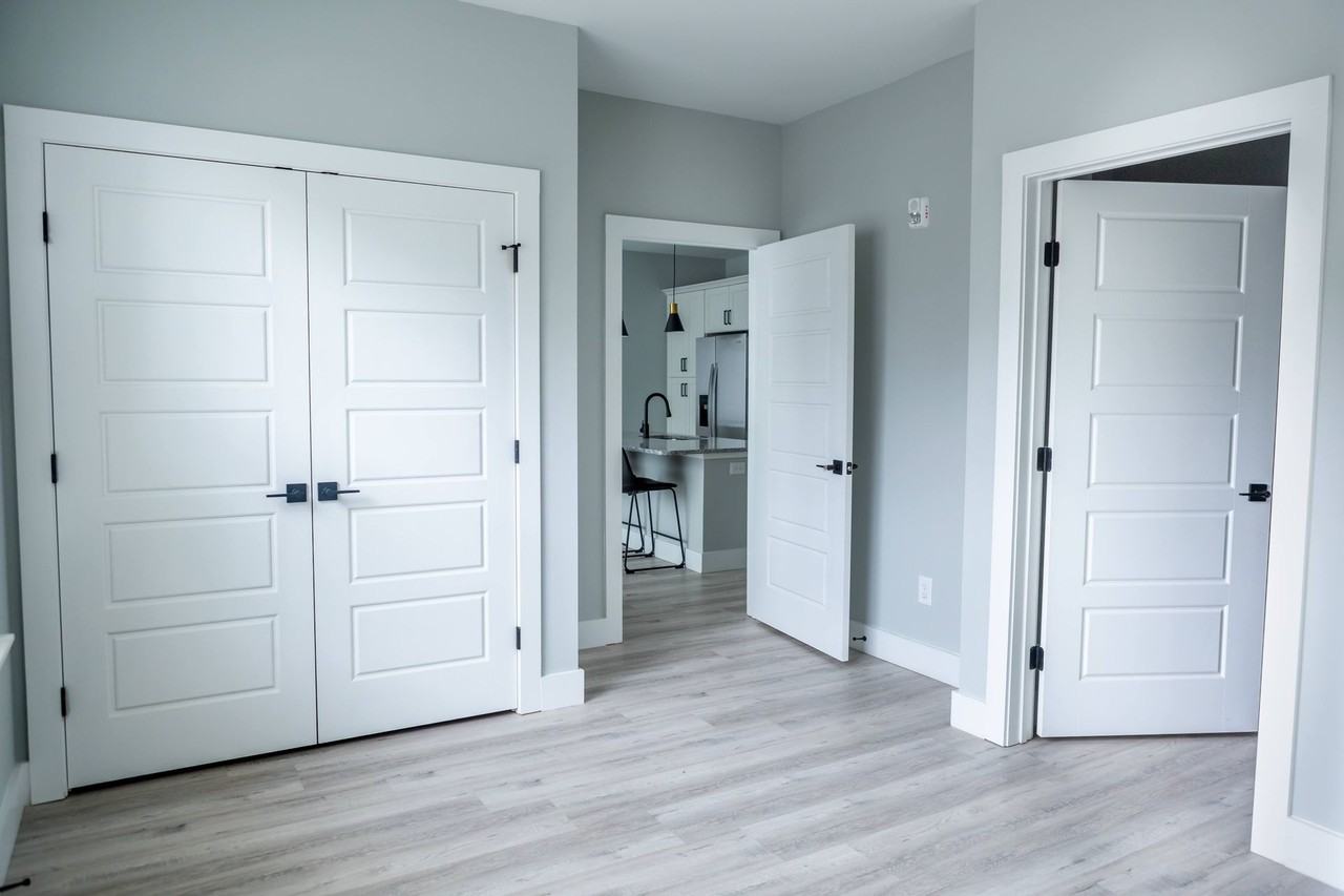 Tryon Flats – Modern Student Living Near NC State - Photo 4 of 33