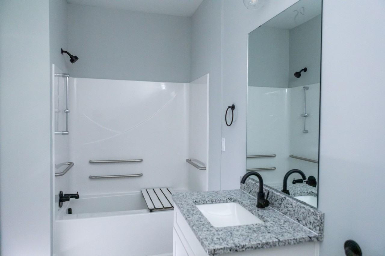 Tryon Flats – Modern Student Living Near NC State - Photo 6 of 33