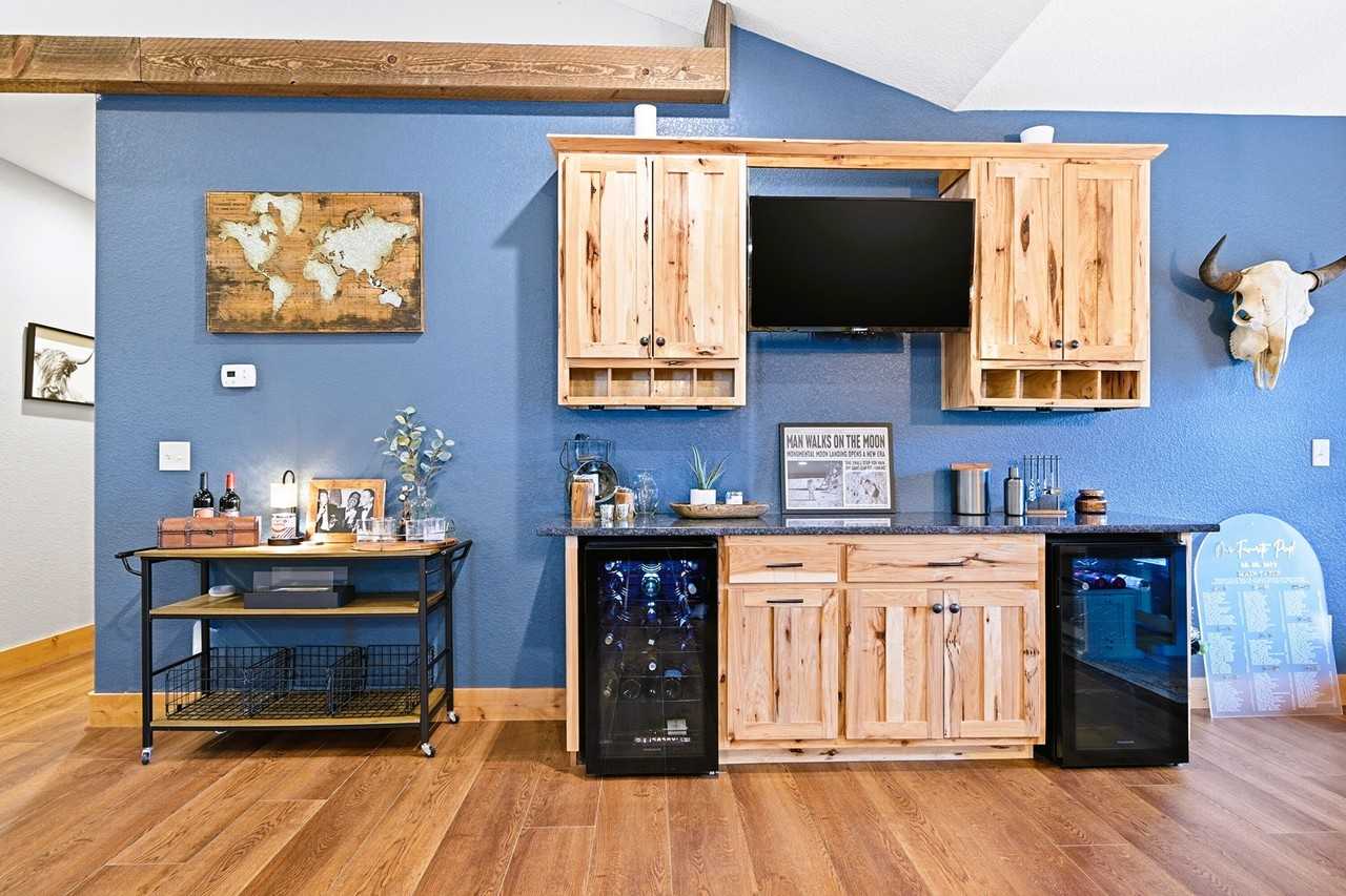 27660 Pine Dr - Photo 2 of 40