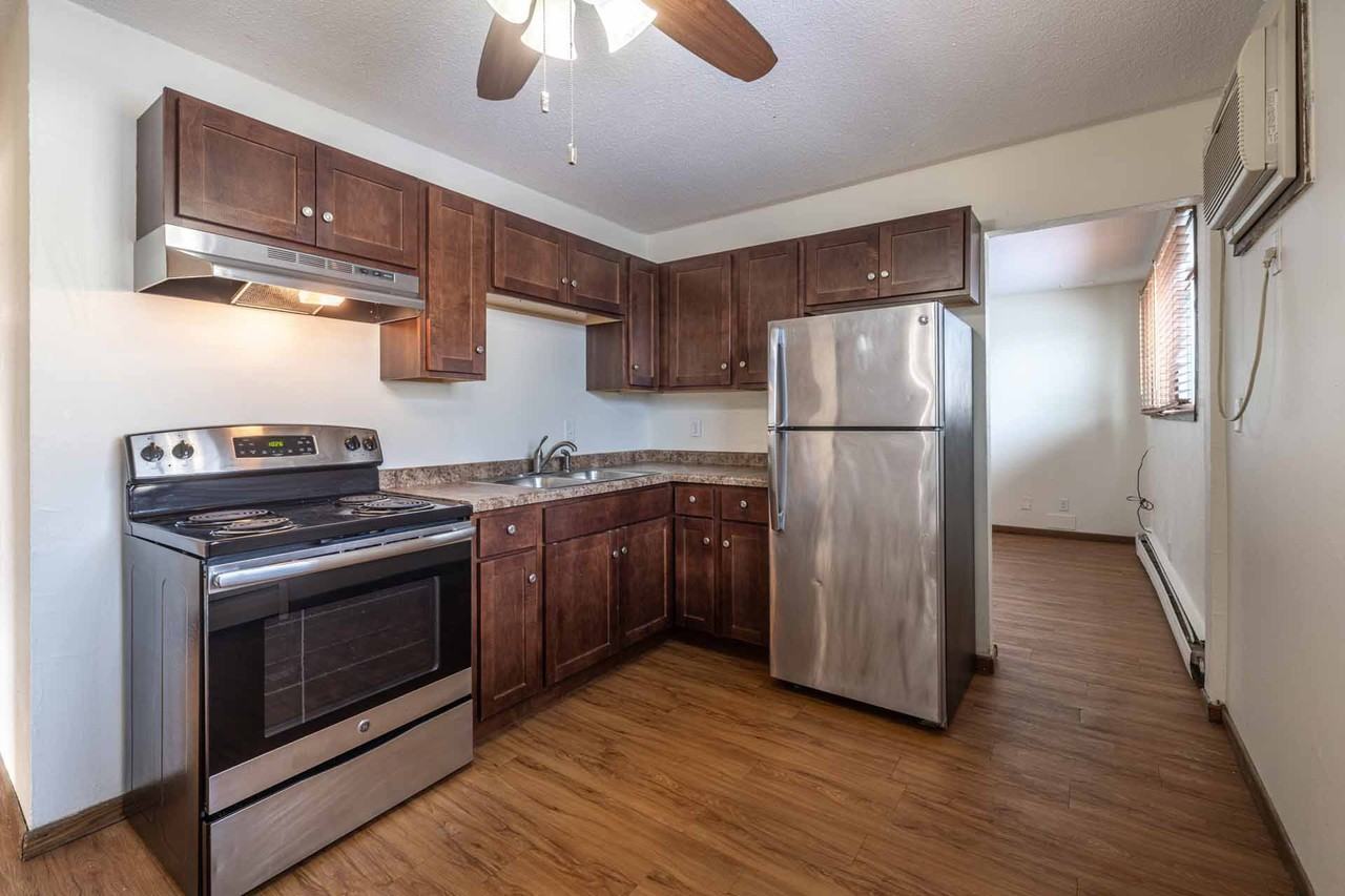 Alpine Apartments - Photo 4 of 33