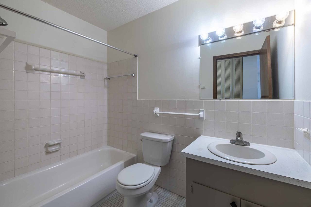Alpine Apartments - Photo 6 of 33
